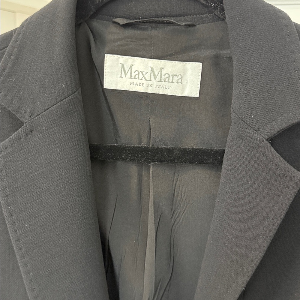 Max Mara Virgin Wool Black Blazer Pointed Collar Button Closure - Picture 6 of 14